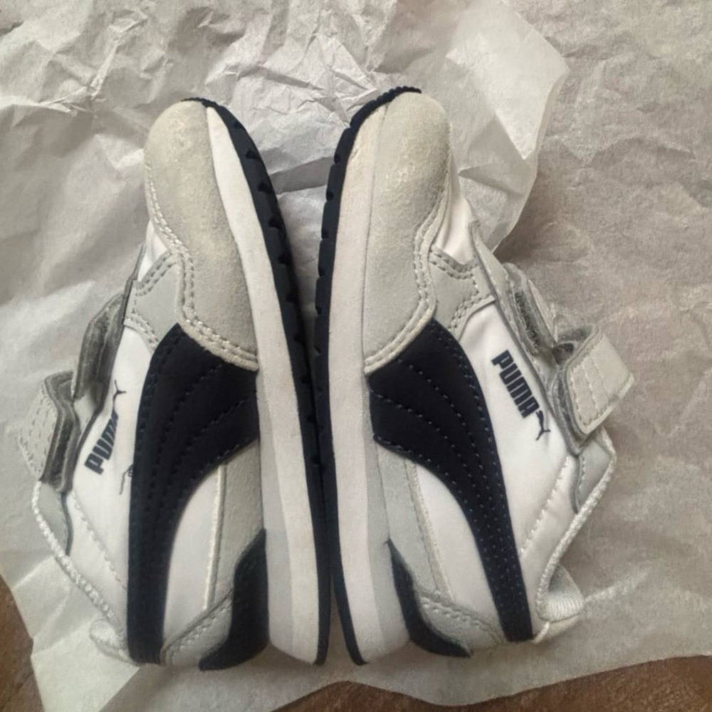 Toddler Puma Sneakers Size 7C - Picture 2 of 6